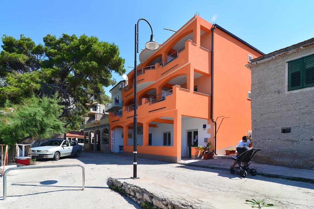 Apartments Juka Хвар Экстерьер фото