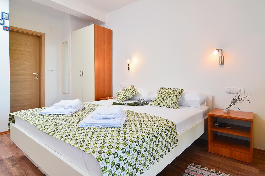 Apartments Juka Хвар Экстерьер фото