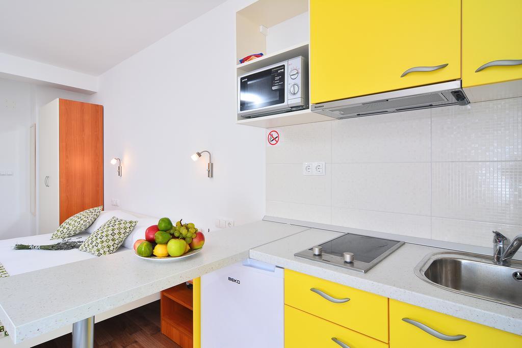 Apartments Juka Хвар Экстерьер фото
